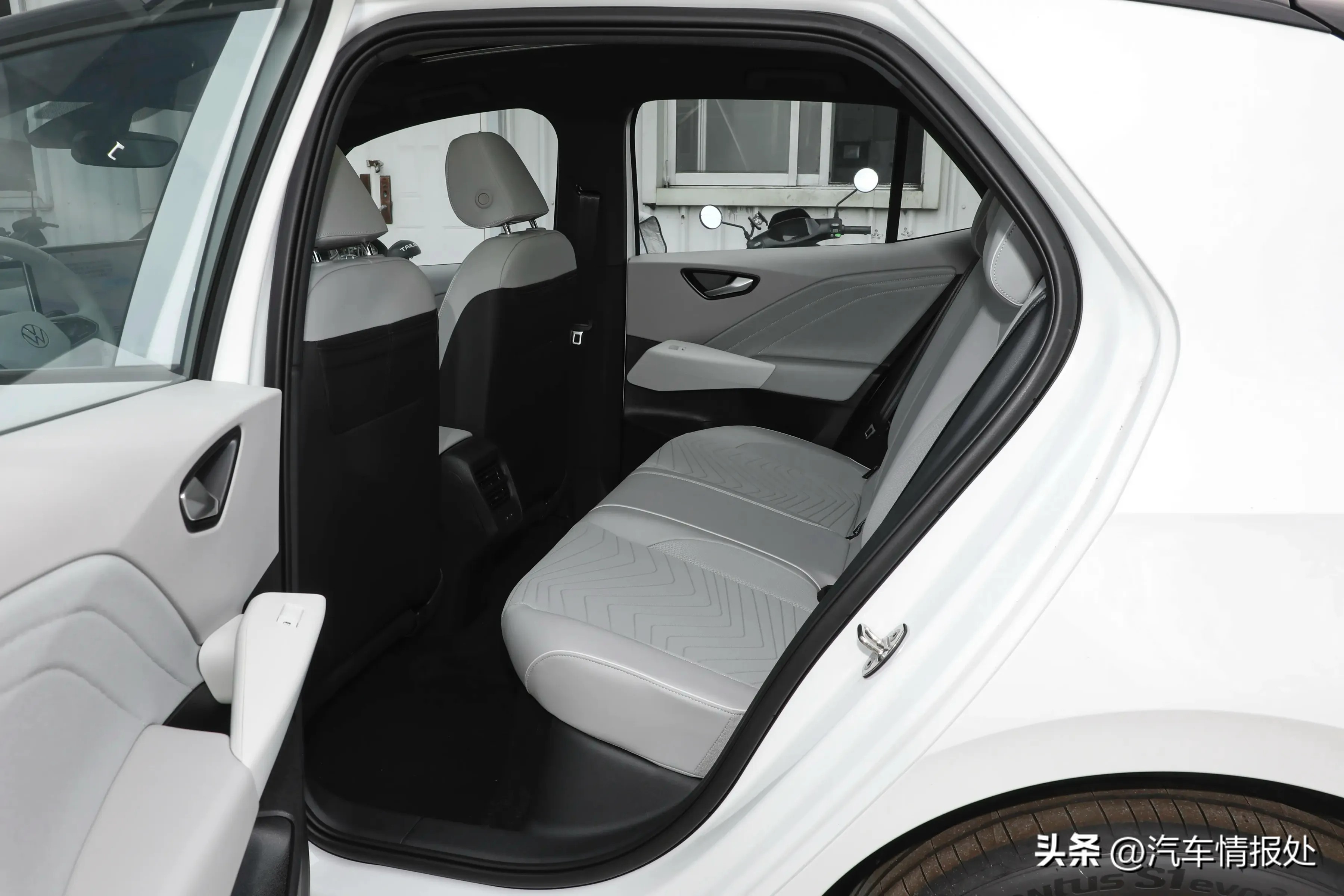 推荐10款10-15万降价力度最大的纯电轿车,看看哪款性价比更高(图19) 10-15万新能源汽车推荐_长续航智能轿车性价比_高底盘中轿车推荐