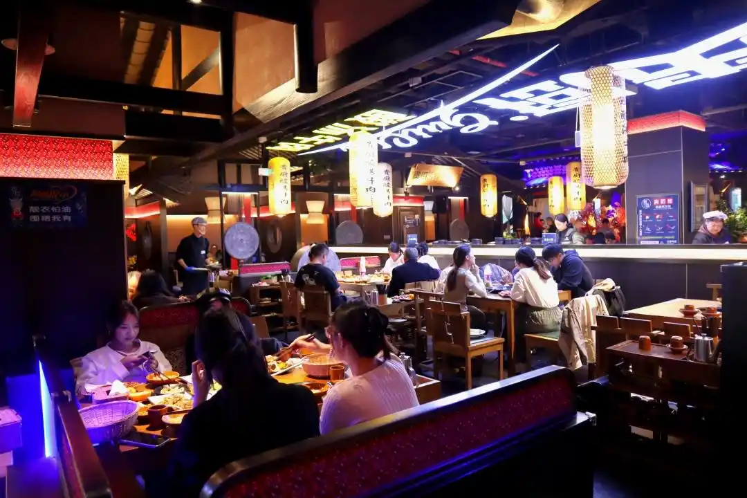 贵阳“三锅演义”!非遗美食煮沸筑城烟火气(图5) 贵州特色小吃介绍_贵州非遗美食_贵阳酸汤牛肉