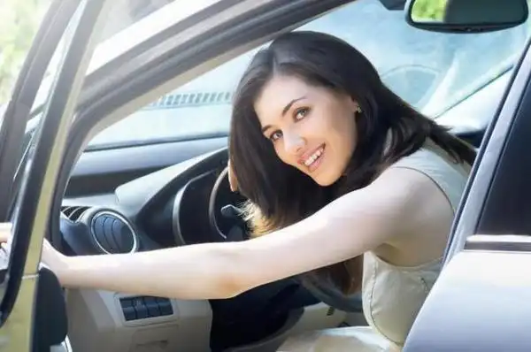 建议车主们：买新车，别只会装座套！学聪明人做法，提升爱车档次