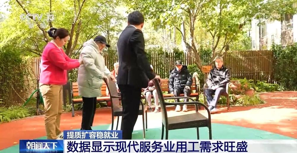 家门口有了新岗位 国家持续拓宽农民工群体就业渠道(图5) 建筑业农民务工常识读本_国家拓宽农民工就业渠道_订单式培训提升务工人员就业能力