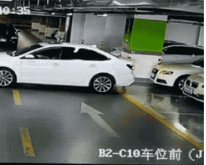 新车刚落地,汽车用品别乱买,只要配齐这八件就够用了(图9) 汽车用品清单_新车必要的装饰 知乎_实用汽车配件推荐