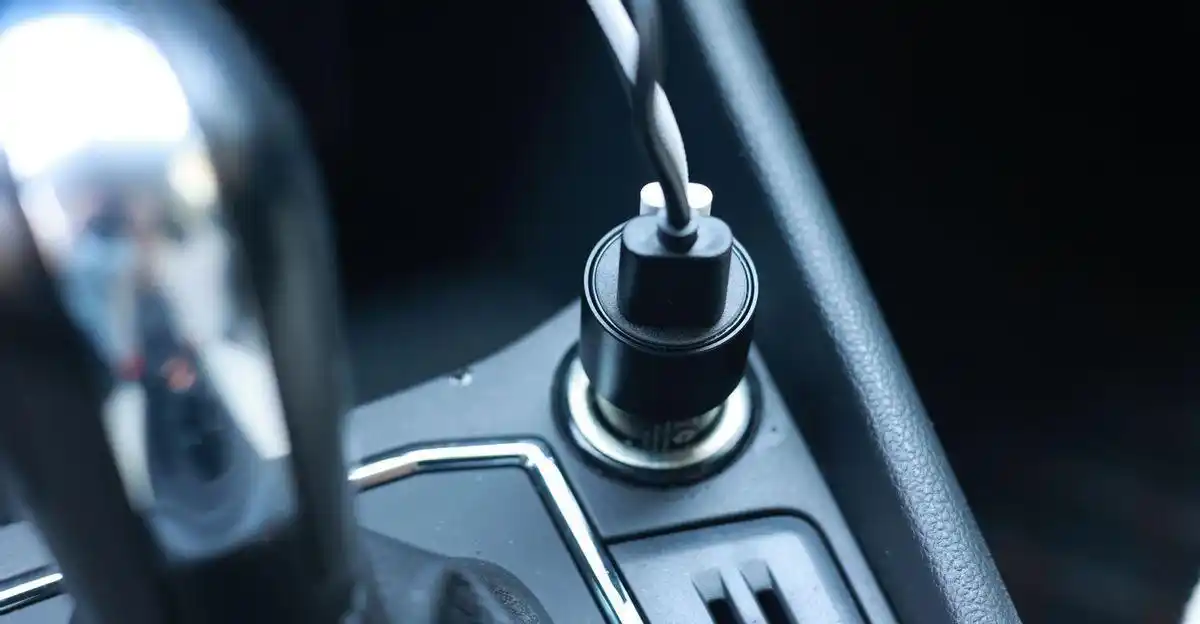 盘点买过最实用的汽车用品,以下几个汽车配件,提车后尽快加装(图4) 新车必要的装饰 知乎_汽车脚垫_行车记录仪