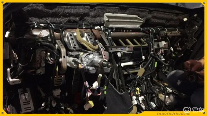 7777牌照的迈巴赫多少钱?25万的超跑创造跌价鬼故事!(图20) 奔驰W223迈巴赫S480二手车价格_7777车牌拍卖多少钱_7777车牌价值分析