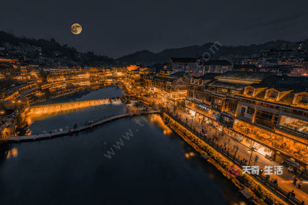 凤凰古镇适合几日游 凤凰古镇适合玩几天(图2) 凤凰古镇适合几日游